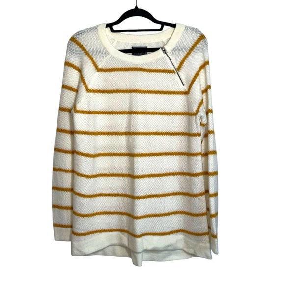 Abercrombie & Fitch Striped Pullover Sweater - Picture 7 of 11